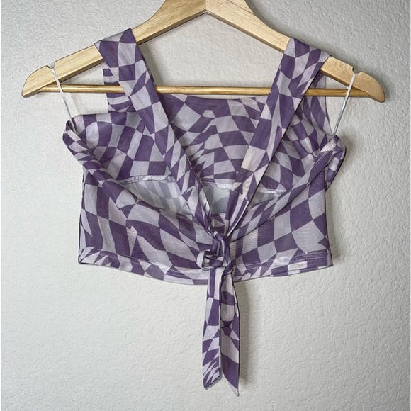 Superdown Moira Cross Over Halter Top Medium - Picture 6 of 9